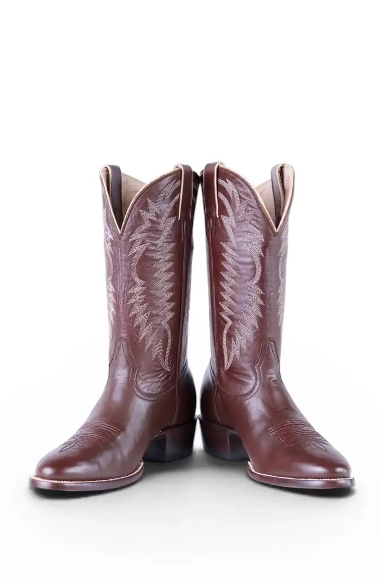 Cristóbal in Coffee boots